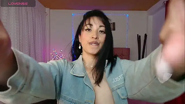 Snapshot of hannagomez_24 chatting on 06/01/26, 07:37 hannagomez 24 online show from 06/01/26, 07:37