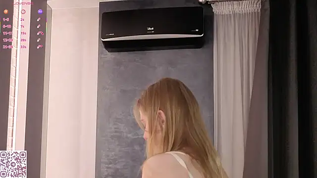 ElvinaRose online show from 11/03/25, 02:02