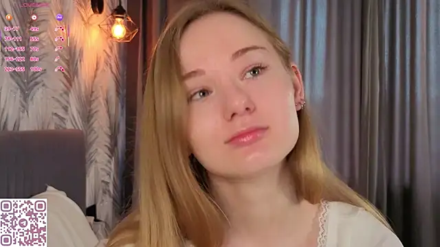 Snapshot of ElvinaRose chatting on 06/09/26, 04:57 ElvinaRose online show from 06/09/26, 04:57