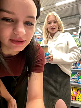 Snapshot of Cum_girlss chatting on 09/15/25, 04:01 Cum girlss online show from 09/15/25, 04:01