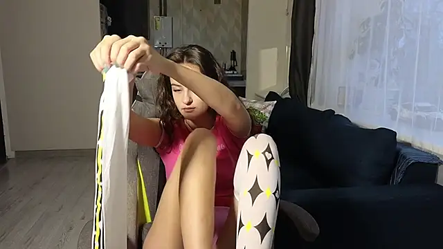 BelleWild online show from 11/14/25, 04:22