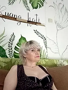 Catty Lady online show from 04/20/26, 07:15