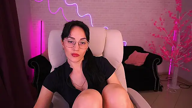 Snapshot of EviLune chatting on 01/07/26, 09:17 EviLune online show from 01/07/26, 09:17