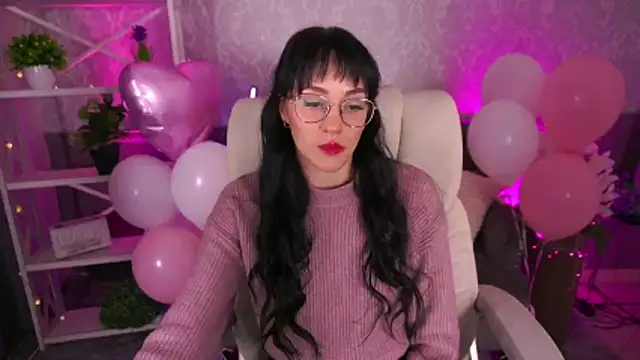 Snapshot of EviLune chatting on 02/17/26, 07:27 EviLune online show from 02/17/26, 07:27