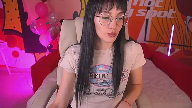 Snapshot of EviLune chatting on 02/20/26, 09:15 EviLune online show from 02/20/26, 09:15