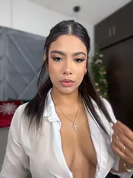 Snapshot of OneInAMillionXXX chatting on 12/14/25, 03:06 OneInAMillionXXX online show from 12/14/25, 03:06