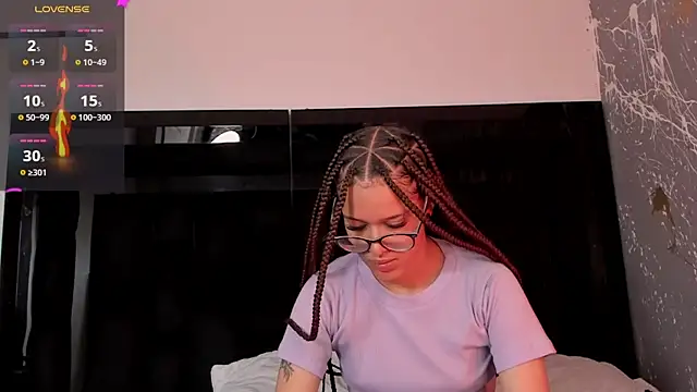 Snapshot of ZoeWestt chatting on 09/28/25, 02:55 ZoeWestt online show from 09/28/25, 02:55