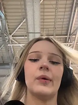 Snapshot of softlyblessed chatting on 10/14/25, 02:29 softlyblessed online show from 10/14/25, 02:29