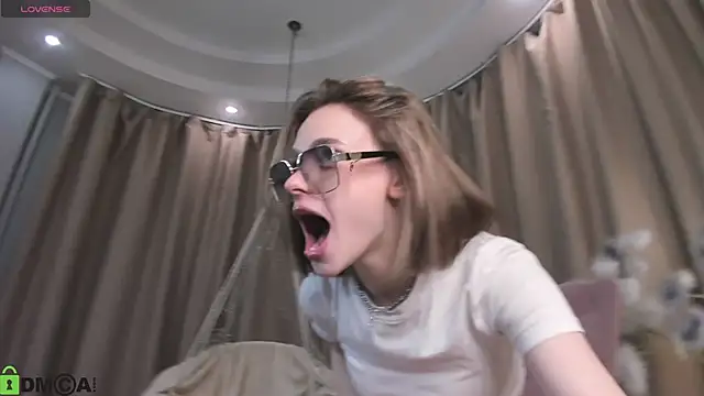 Naomi   Rias online show from 10/25/25, 01:02