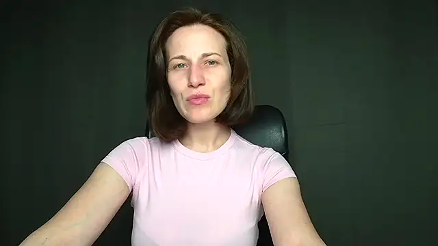 Snapshot of Kelly_Kisss chatting on 04/26/26, 11:19 Kelly Kisss online show from 04/26/26, 11:19