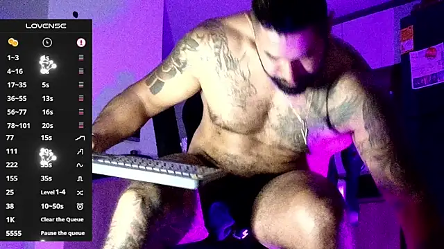 Max-prada online show from 02/15/26, 02:19