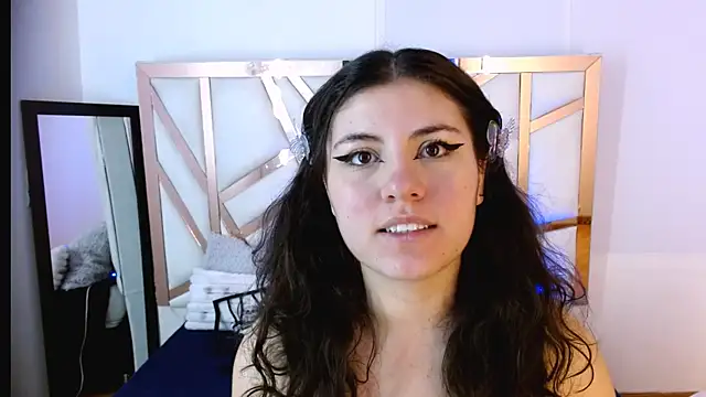 hannia baileys online show from 11/22/25, 01:26