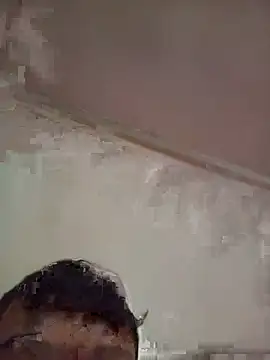 Snapshot of Henriquepauzao10 chatting on 05/17/26, 02:46 Henriquepauzao10 online show from 05/17/26, 02:46