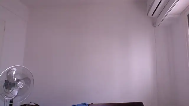 Snapshot of RenataWet chatting on 11/20/25, 11:43 RenataWet online show from 11/20/25, 11:43
