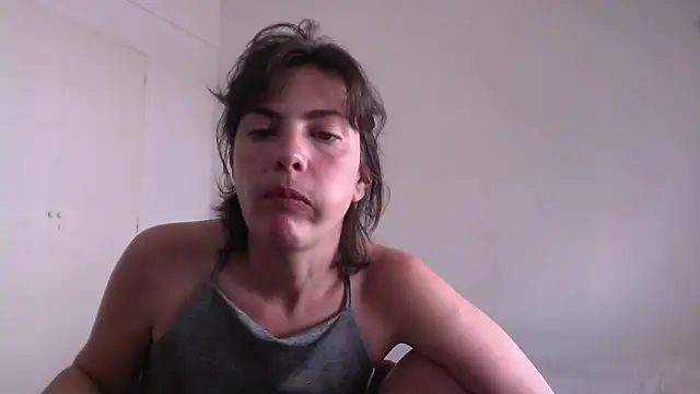 Snapshot of RenataWet chatting on 01/13/26, 05:18 RenataWet online show from 01/13/26, 05:18