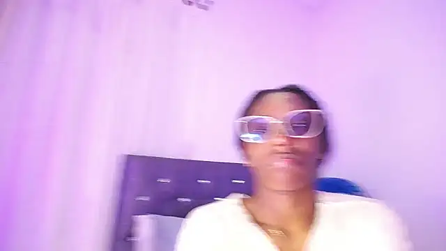 BryanaSmith21 online show from 10/13/25, 09:15