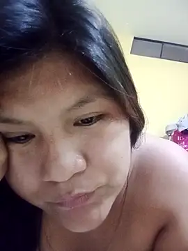 Snapshot of vea_m chatting on 05/13/26, 03:37 vea m online show from 05/13/26, 03:37