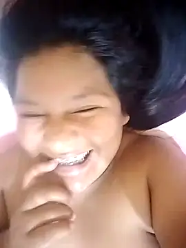 Snapshot of vea_m chatting on 06/11/26, 12:19 vea m online show from 06/11/26, 12:19