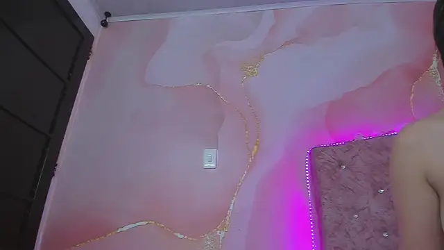 violet taylor  online show from 10/25/25, 02:30