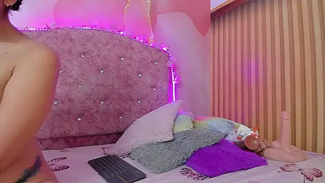 violet taylor  online show from 02/09/26, 02:15