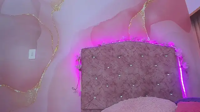 violet taylor  online show from 03/30/26, 02:12