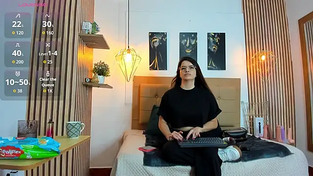 Snapshot of _samanthaa_foxx chatting on 09/09/25, 10:37 samanthaa foxx online show from 09/09/25, 10:37