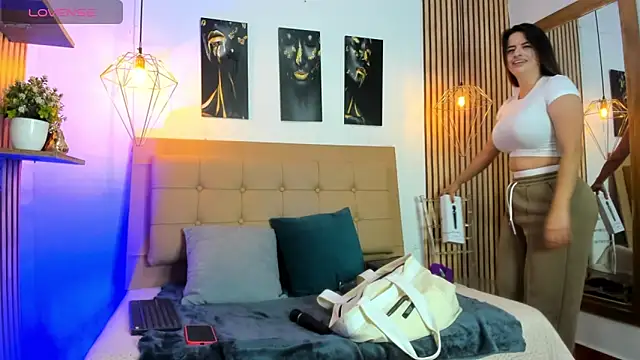 Snapshot of _samanthaa_foxx chatting on 11/04/25, 11:42 samanthaa foxx online show from 11/04/25, 11:42