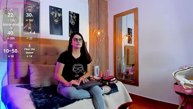 Snapshot of _samanthaa_foxx chatting on 11/13/25, 10:36 samanthaa foxx online show from 11/13/25, 10:36