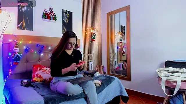 Snapshot of _samanthaa_foxx chatting on 12/04/25, 03:16 samanthaa foxx online show from 12/04/25, 03:16