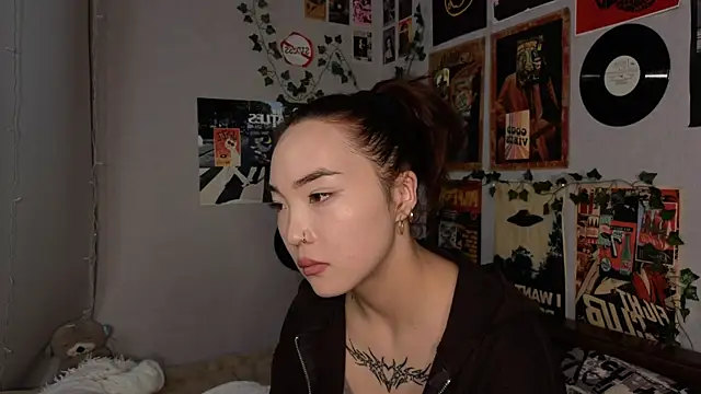 OdetteBiddy online show from 11/29/25, 08:23