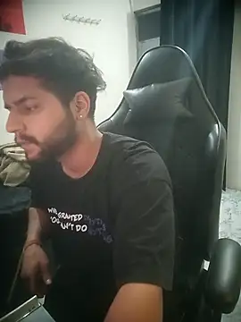 Kartikkartik8595 online show from 03/22/26, 09:29