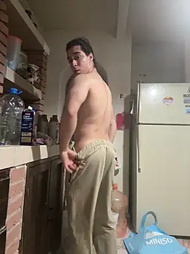 Snapshot of Papiluis96 chatting on 03/02/26, 04:58 Papiluis96 online show from 03/02/26, 04:58