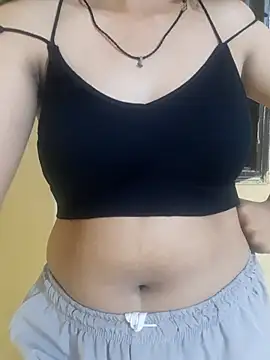 Snapshot of Siya5690 chatting on 05/28/26, 12:02 Siya5690 online show from 05/28/26, 12:02