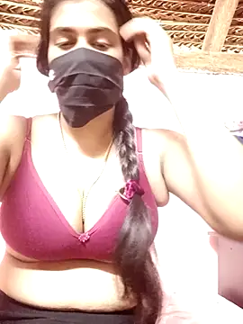 Snapshot of umairahaasan_1 chatting on 10/25/25, 10:12 umairahaasan 1 online show from 10/25/25, 10:12