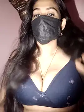 Snapshot of umairahaasan_1 chatting on 10/27/25, 10:52 umairahaasan 1 online show from 10/27/25, 10:52