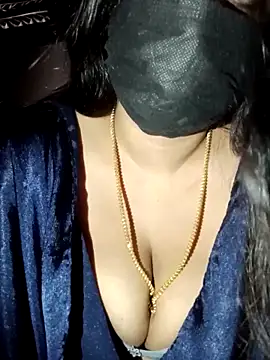 umairahaasan 1 online show from 11/11/25, 11:21