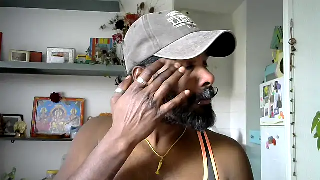 frenchblackc31 online show from 05/08/26, 01:38