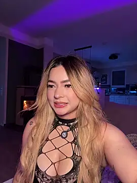 Snapshot of OriannaFox chatting on 12/17/25, 09:10 OriannaFox online show from 12/17/25, 09:10