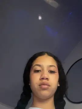 jadee8 online show from 04/18/26, 12:25