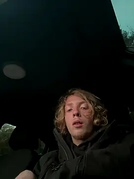 Snapshot of shhhh508 chatting on 10/29/25, 09:05 shhhh508 online show from 10/29/25, 09:05