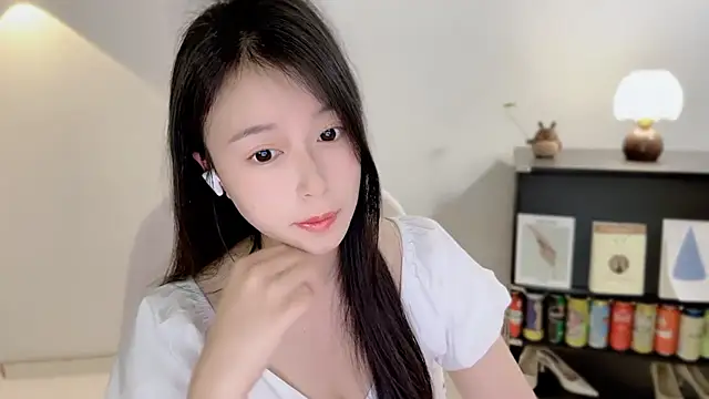 Snapshot of Onechestnut chatting on 04/02/26, 03:04 Onechestnut online show from 04/02/26, 03:04