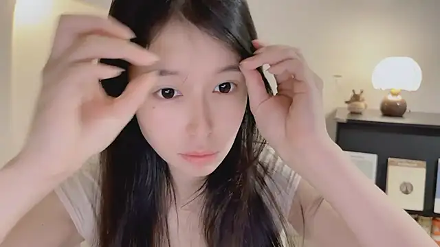 Snapshot of Onechestnut chatting on 04/18/26, 06:06 Onechestnut online show from 04/18/26, 06:06