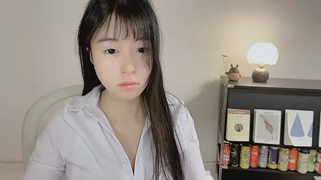 Snapshot of Onechestnut chatting on 05/16/26, 05:04 Onechestnut online show from 05/16/26, 05:04
