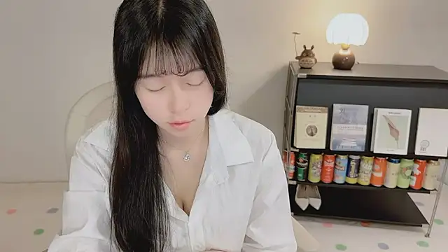Snapshot of Onechestnut chatting on 05/21/26, 05:25 Onechestnut online show from 05/21/26, 05:25