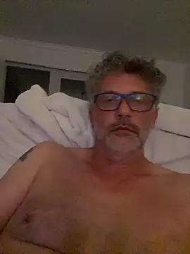 Snapshot of max219 chatting on 05/16/26, 01:13 max219 online show from 05/16/26, 01:13