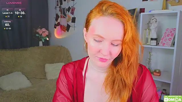 JoyceJones online show from 10/17/25, 08:11