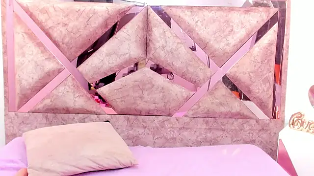 AnnieRamirez online show from 11/13/25, 01:15