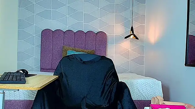 Aly Loving online show from 11/26/25, 08:43