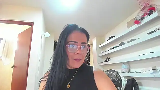Snapshot of AlicePipper chatting on 06/30/26, 08:32 AlicePipper online show from 06/30/26, 08:32