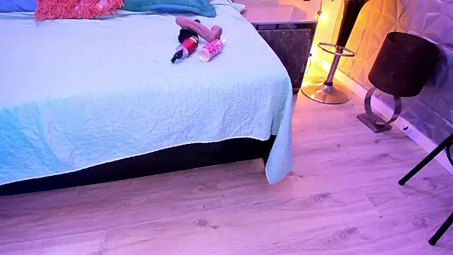 Scarletbigbug online show from 09/29/25, 06:35